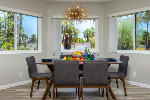 Riviera Gardens Minutes from Downtown - Image 1