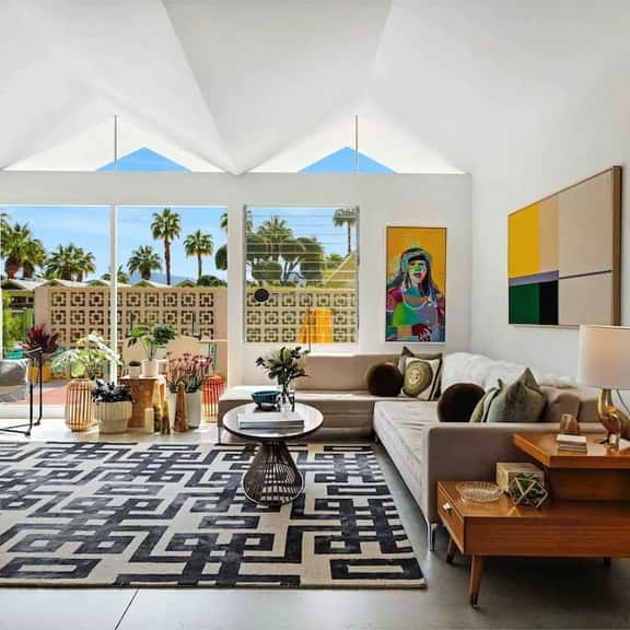 Palm Springs Icon in Las Palmas - Image 1