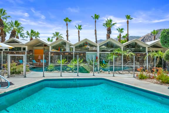 Palm Springs Icon in Las Palmas - Image 5