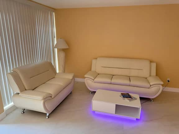 Naked Getaway 1 Bedroom 1 Bath - Image 4