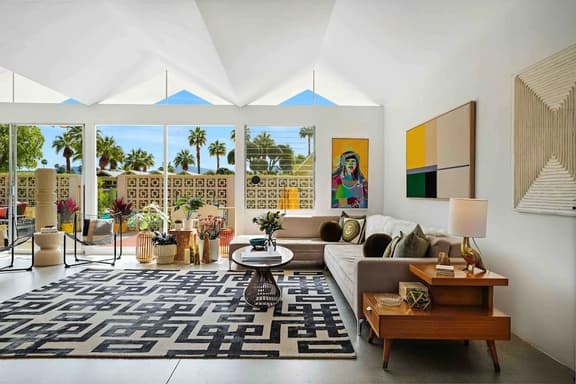 Palm Springs Icon in Las Palmas - Image 1